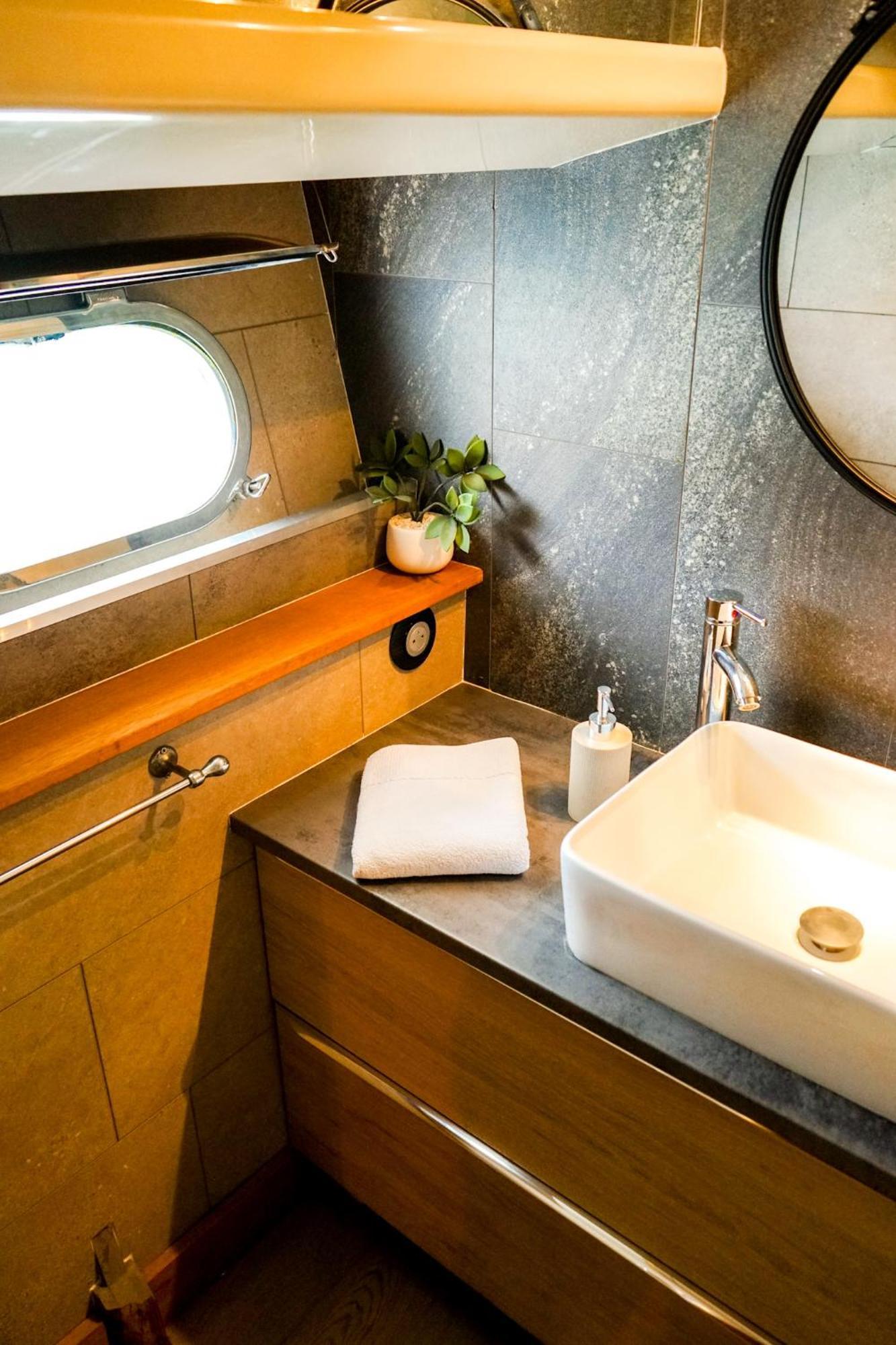Yacht Aquamarina Vieux Port La Rochelle Hotel La Rochelle  Kültér fotó
