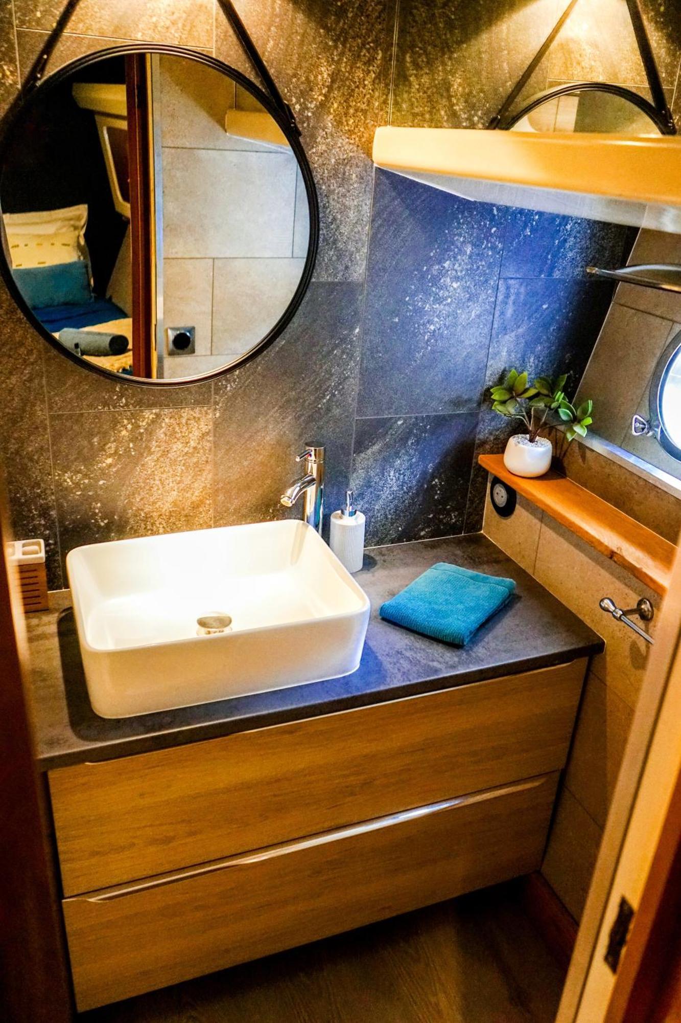 Yacht Aquamarina Vieux Port La Rochelle Hotel La Rochelle  Kültér fotó